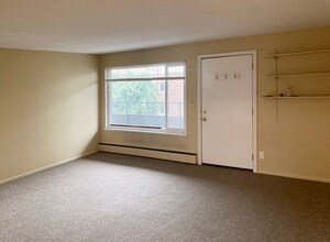 1215 Queen Anne Ave N in Seattle, WA - Building Photo - Building Photo