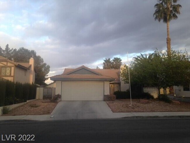 2344 Lone Pine Dr in Henderson, NV - Building Photo - Building Photo