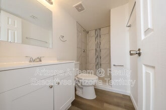 9420 E Speedway Blvd in Tucson, AZ - Building Photo - Building Photo