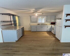 1724 W Pine Lake Dr in Florence, SC - Building Photo - Building Photo