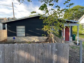 607 Nelray Blvd in Austin, TX - Building Photo - Building Photo