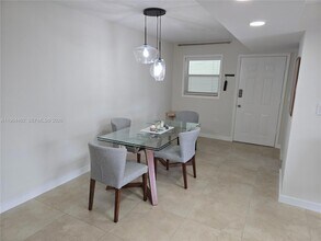 1498 Jefferson Ave, Unit 304 in Miami Beach, FL - Foto de edificio - Building Photo