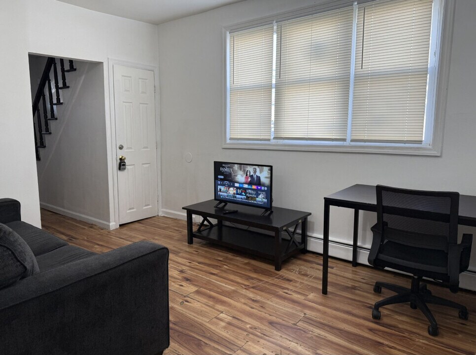 456 Convery Blvd in Perth Amboy, NJ - Building Photo