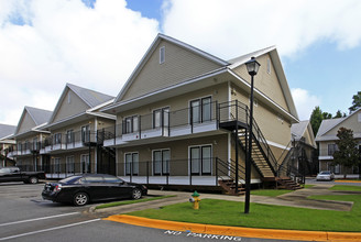 Bainbridge Place in Tallahassee, FL - Foto de edificio - Building Photo