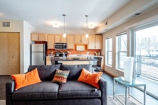 Gallery Flats in Hopkins, MN - Building Photo
