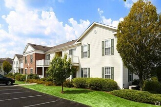 Ventana Hills in Coraopolis, PA - Foto de edificio - Building Photo