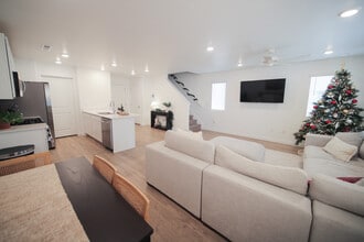 1737 S Devils Garden Ln in Washington, UT - Foto de edificio - Building Photo