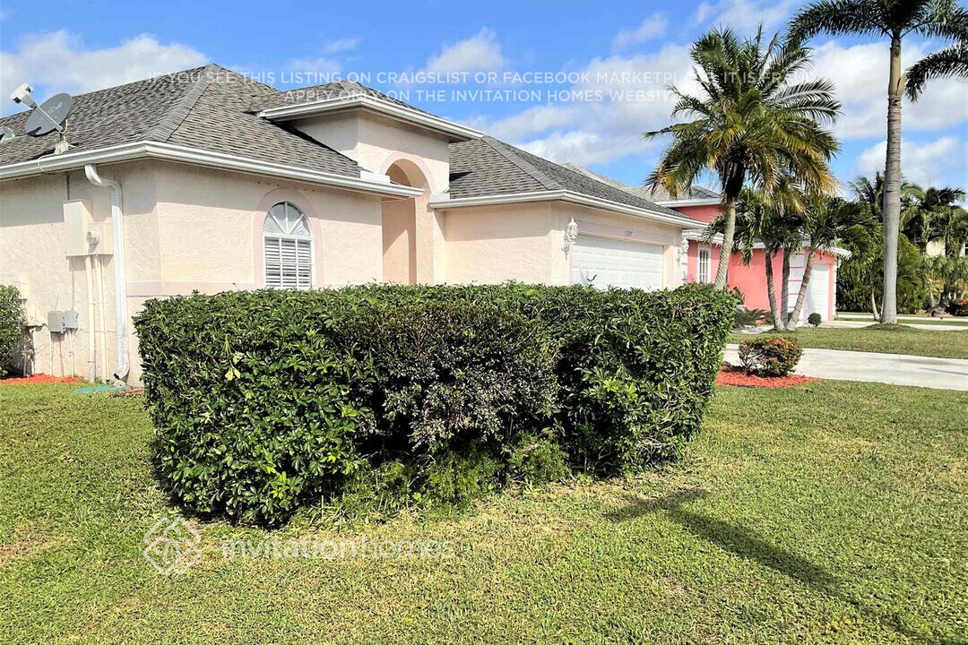 13297 Emerald View Ct in Wellington, FL - Building Photo