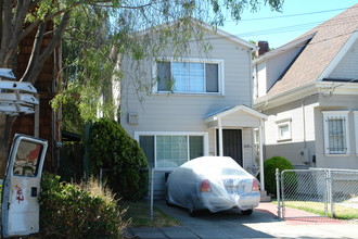 2068-2070 Emerson St in Berkeley, CA - Building Photo - Building Photo