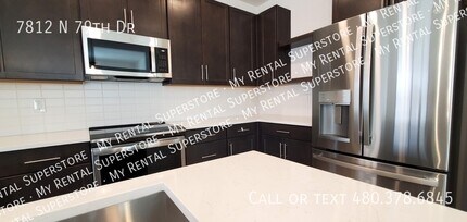 7812 N 79th Dr in Glendale, AZ - Foto de edificio - Building Photo