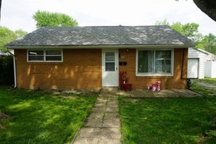 204 N Geri St in Pontiac, IL - Building Photo