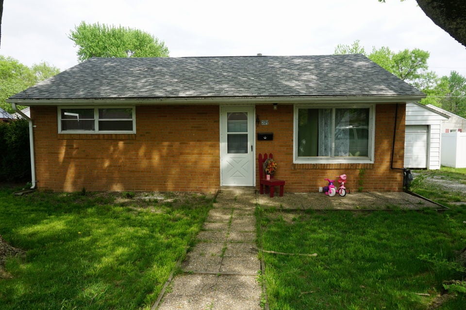 204 N Geri St in Pontiac, IL - Building Photo