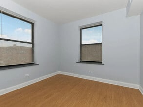 7215 S Yates Blvd in Chicago, IL - Building Photo - Building Photo