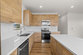 2503 Davis Ave in Carlsbad, CA - Building Photo - Building Photo