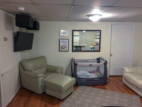 6 Alberta Ter, Unit 2R in Cambridge, MA - Building Photo - Building Photo