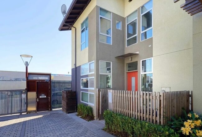 18 Ambler Ln in Oakland, CA - Building Photo - Building Photo