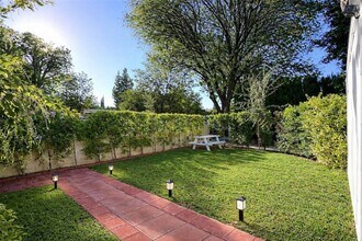 7948 Capistrano Ave in Los Angeles, CA - Building Photo - Building Photo