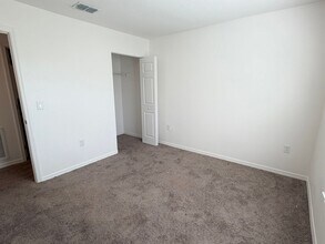 225 Dogfish Ln in Poinciana, FL - Building Photo - Building Photo