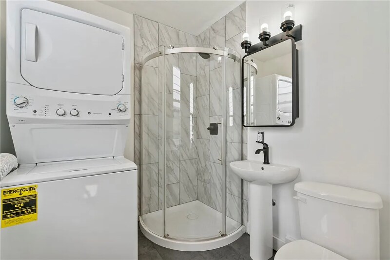 216 Ridge Ave in New Kensington, PA - Building Photo
