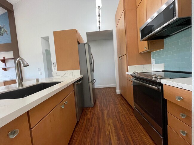 46-39 Aliianela Pl in Kaneohe, HI - Building Photo - Building Photo