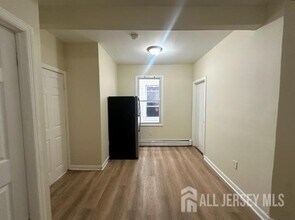 532 Livingston St in Elizabeth, NJ - Building Photo - Building Photo