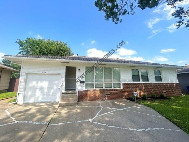property at 3519 S Sandusky Ave