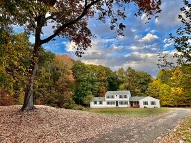 288 Leonard Bridge Rd in Lebanon, CT - Building Photo