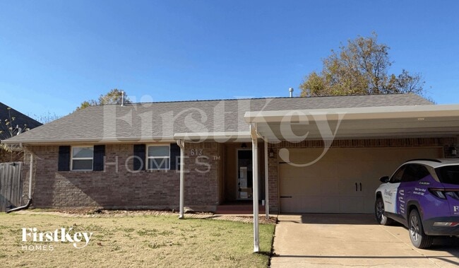 property at 613 S Avery Dr