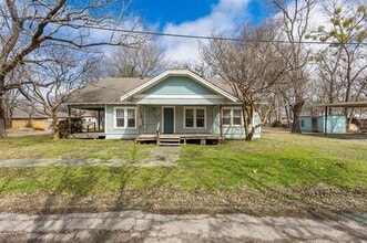 1412 Locust St in Commerce, TX - Building Photo - Building Photo
