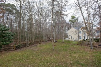 8008 High Oak Rd in Glen Burnie, MD - Foto de edificio - Building Photo