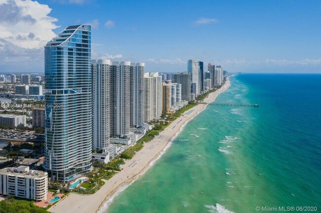 15901 Collins Ave, Unit 2406 in Sunny Isles Beach, FL - Building Photo - Building Photo