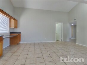 7310 E Dewan Cir in Mesa, AZ - Foto de edificio - Building Photo