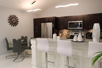 1031 Summit Pl Cir in West Palm Beach, FL - Building Photo - Building Photo