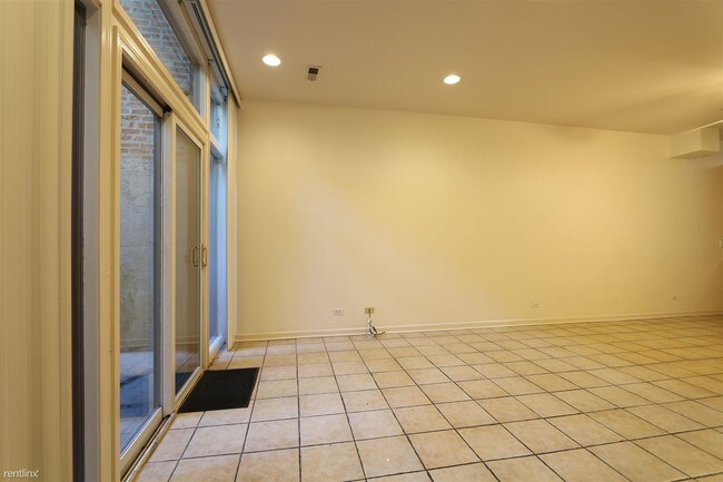 1327 W Fillmore St-Unit -Apt 1F in Chicago, IL - Building Photo - Building Photo