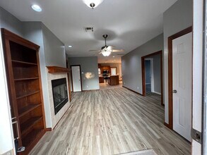 1000 Gale in Moore, OK - Building Photo - Building Photo