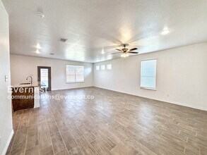 857 Freedom Cir in Nolanville, TX - Building Photo - Building Photo