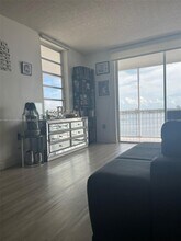 2910 Point E Dr in Aventura, FL - Building Photo - Building Photo