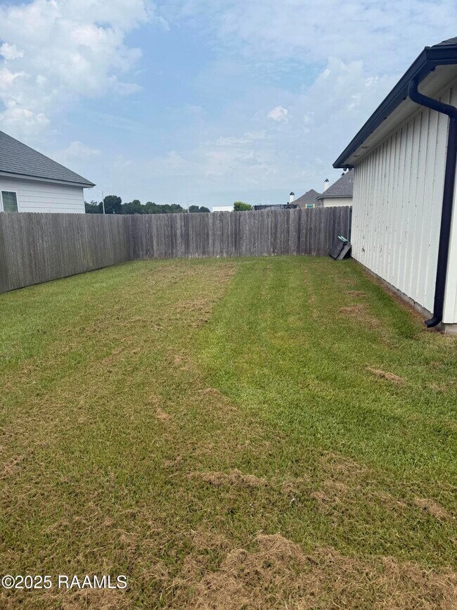 200 Windmill Palm Ln in Youngsville, LA - Building Photo - Building Photo