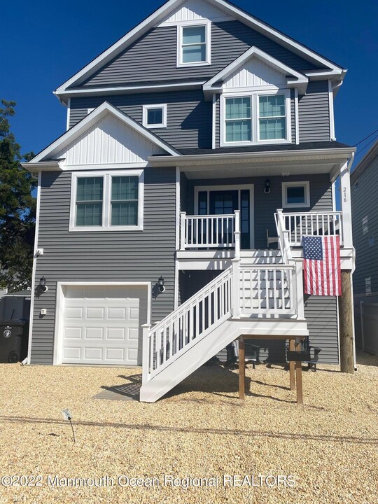 216 Eisenhower Ave in Seaside Heights, NJ - Foto de edificio