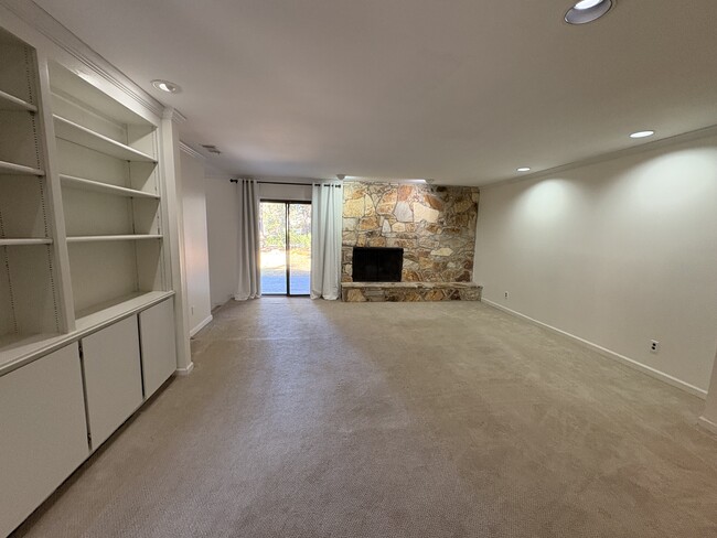 2 Abbott Ln in Savannah, GA - Building Photo - Building Photo