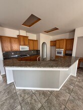 12710 Crystal Cove Ave in Bakersfield, CA - Building Photo - Building Photo