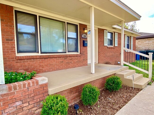 636 Frolich Dr in Midwest City, OK - Foto de edificio - Building Photo