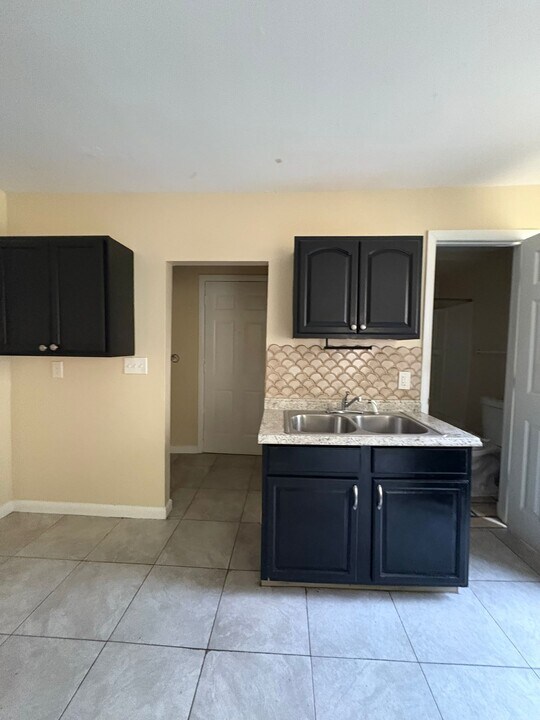 38 Arch St, Unit 1 in New Haven, CT - Building Photo