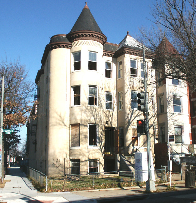 1033 Park Rd NW in Washington, DC - Building Photo - Building Photo