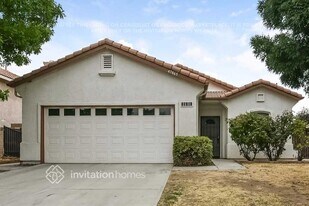 43865 Gingham Ave in Lancaster, CA - Building Photo