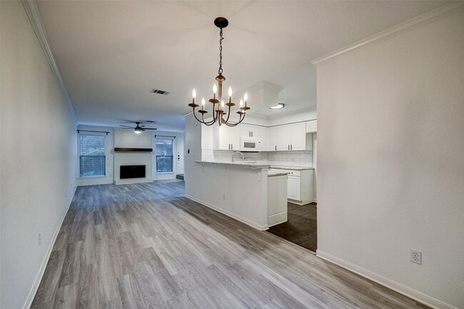 2513 Bering Dr