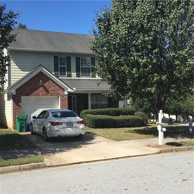 property at 1634 Charleston Walk SE