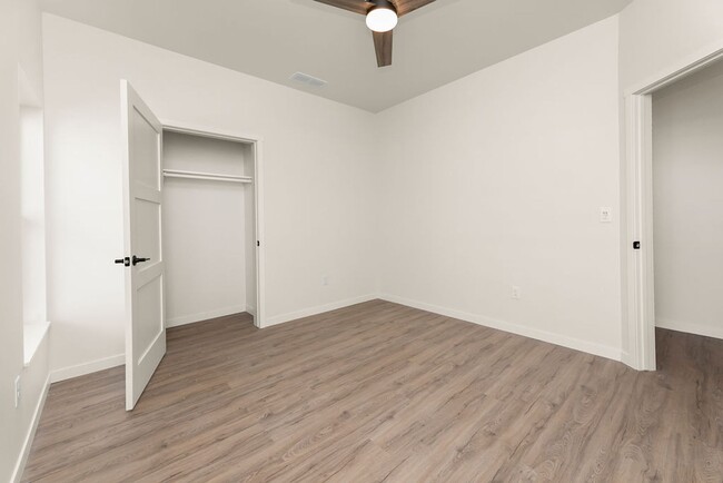 905 8th St SW in Perham, MN - Foto de edificio - Building Photo