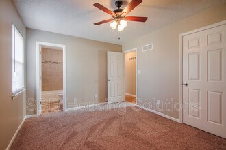 208 SE Country Ln in Lee's Summit, MO - Building Photo - Building Photo