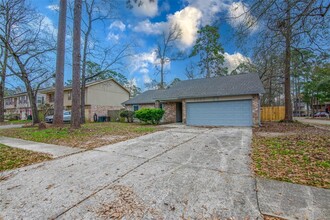 2302 Cades Cove Dr in Spring, TX - Foto de edificio - Building Photo